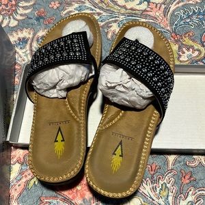 VOLATILE Temptress style flip flops